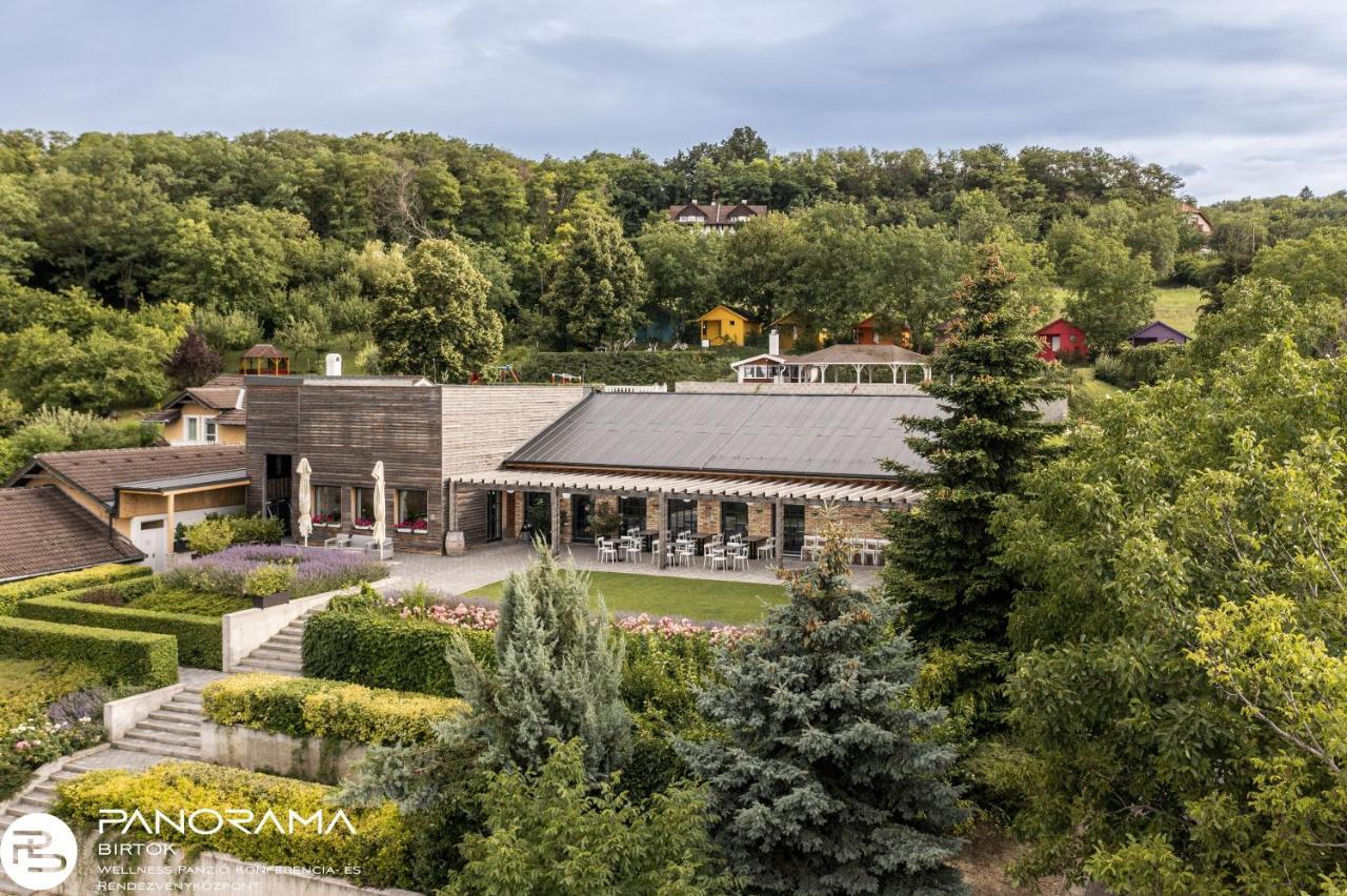 Panoráma Birtok - Wellness Panzió, Konferencia és Rendezvényközpont Bed and Breakfast Győrújbarát Exterior foto